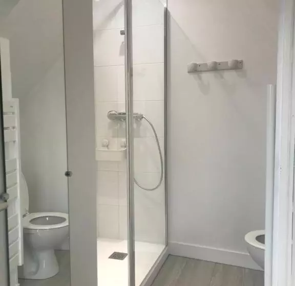 تختخواب و صبحانه Maison Quatre Freres