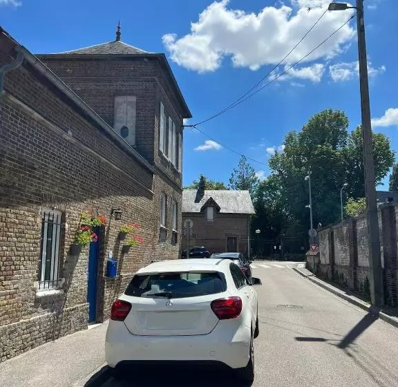تختخواب و صبحانه Maison Quatre Freres