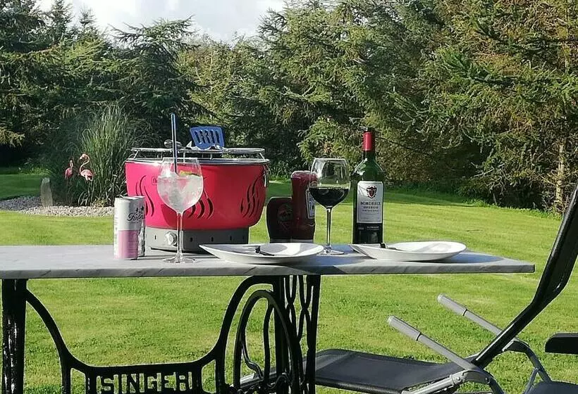 Forest Path Luxury Studio Apartment With Large Bedroom Bathroom And Sauna Sleeps Up To 4