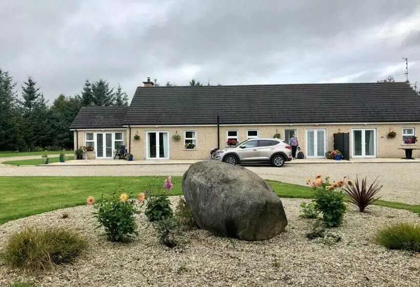 Forest Path Luxury Studio Apartment With Large Bedroom Bathroom And Sauna Sleeps Up To 4