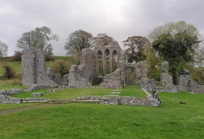 Forest Path Luxury Studio Apartment With Large Bedroom Bathroom And Sauna Sleeps Up To 4