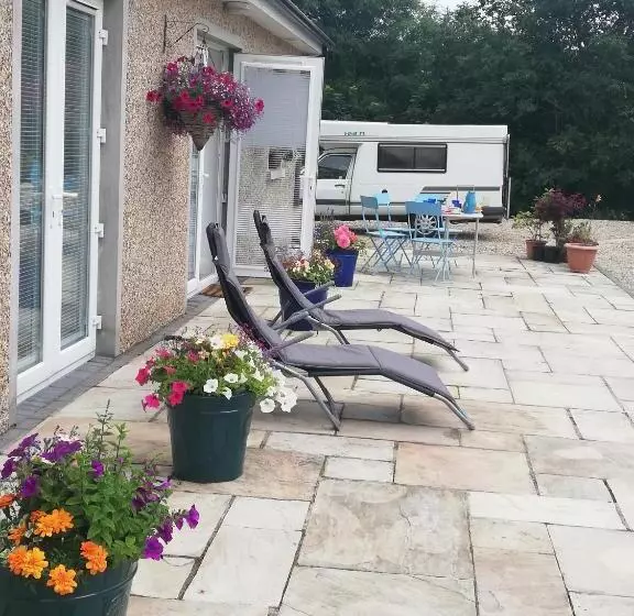 Forest Path Luxury Studio Apartment With Large Bedroom Bathroom And Sauna Sleeps Up To 4