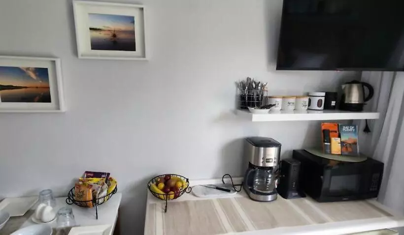 Sunkist B & B