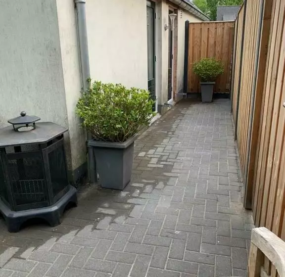 ベッドアンドブレックファースト B B Huize Hooijer