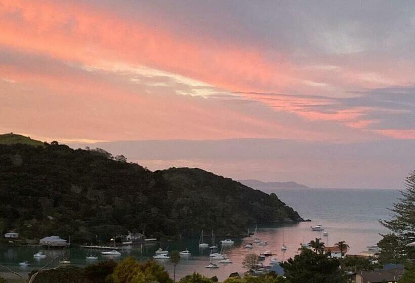 مبيت وإفطار Harbour View Retreat Mangonui