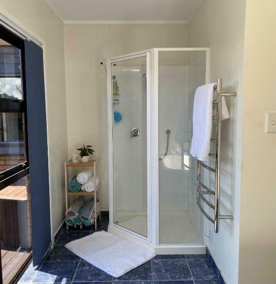 مبيت وإفطار Harbour View Retreat Mangonui