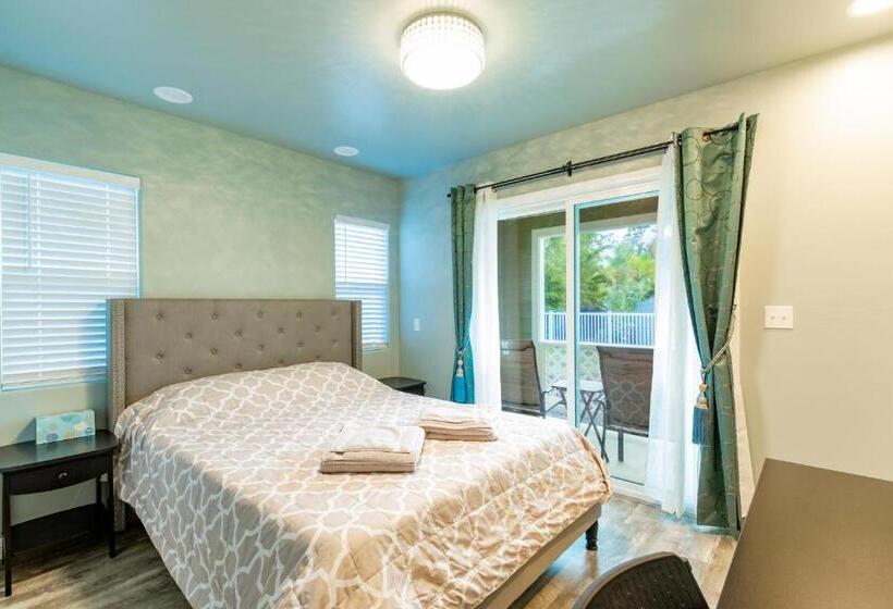 הוסטל Ocean Breeze Inn