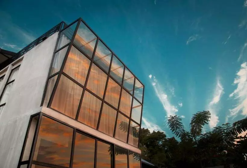 Aamiaismajoitus (B&B) Flores Passport House