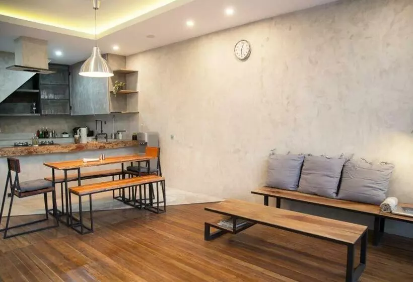 Aamiaismajoitus (B&B) Flores Passport House