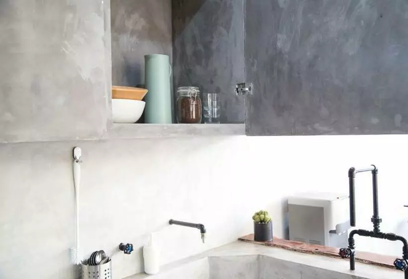 Aamiaismajoitus (B&B) Flores Passport House