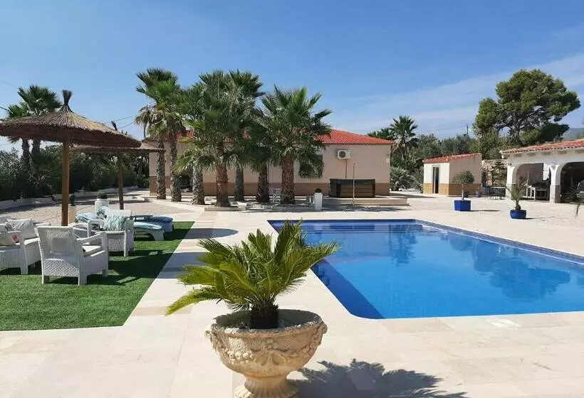 ベッドアンドブレックファースト La Dolce Vita