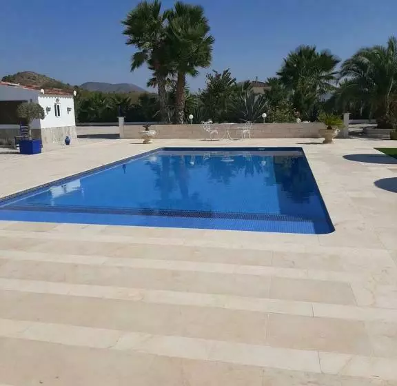 ベッドアンドブレックファースト La Dolce Vita