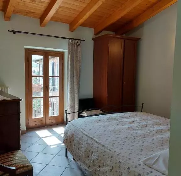 ベッドアンドブレックファースト La Montadaria