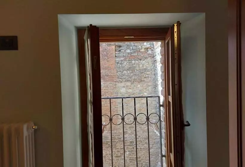 ベッドアンドブレックファースト La Montadaria