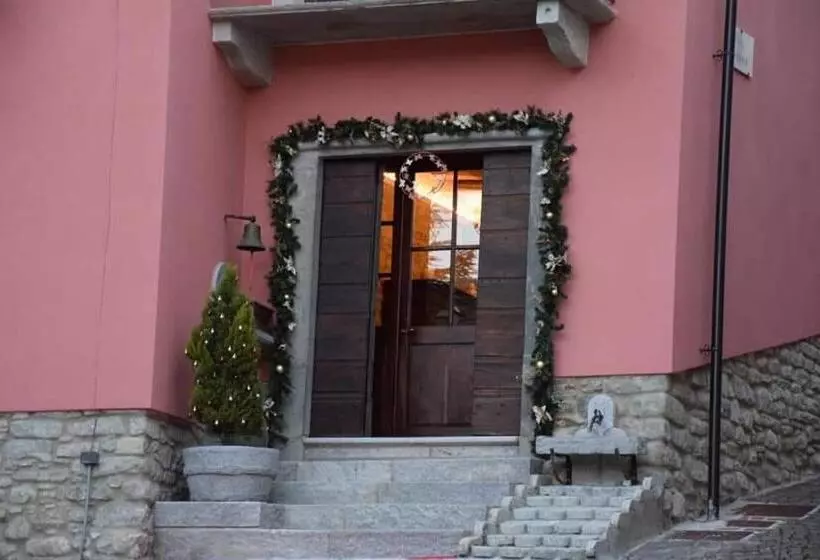 ベッドアンドブレックファースト La Montadaria