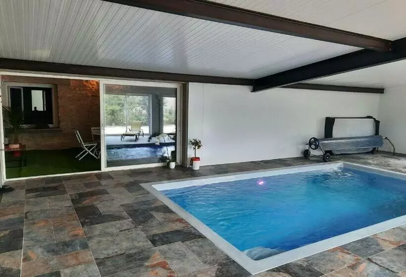 ベッドアンドブレックファースト La Ptite Adresse Love Room 150 M2 Piscine Intérieure Chauffé Privée & Spa Privée Parking Gratuit