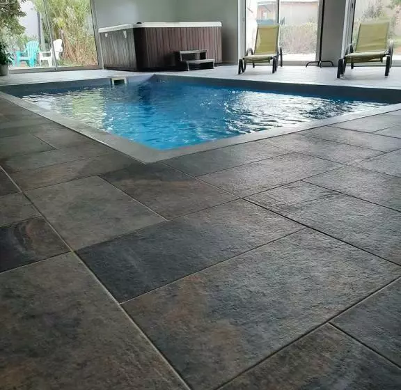 ベッドアンドブレックファースト La Ptite Adresse Love Room 150 M2 Piscine Intérieure Chauffé Privée & Spa Privée Parking Gratuit