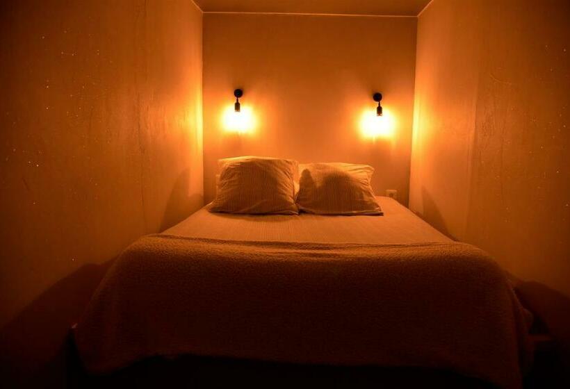 住宿加早餐  La Ptite Adresse Love Room 150 M2 Piscine Intérieure Chauffé Privée & Spa Privée Parking Gratuit