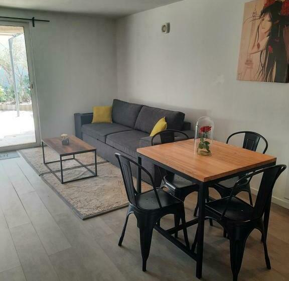 住宿加早餐  La Ptite Adresse Love Room 150 M2 Piscine Intérieure Chauffé Privée & Spa Privée Parking Gratuit