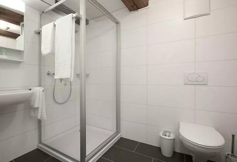 Hotelli Taverne Zum Kreuz