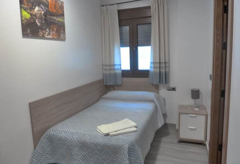 ペンション Hostal Casa Fermina  A 2 Horas De Las Pistas De Esquí