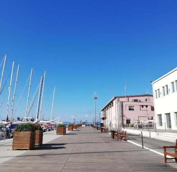 تختخواب و صبحانه Chafbius