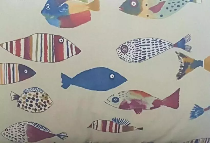 ベッドアンドブレックファースト Lucky Fishes