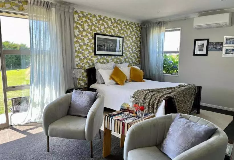 Aamiaismajoitus (B&B) Ra Ata Farm