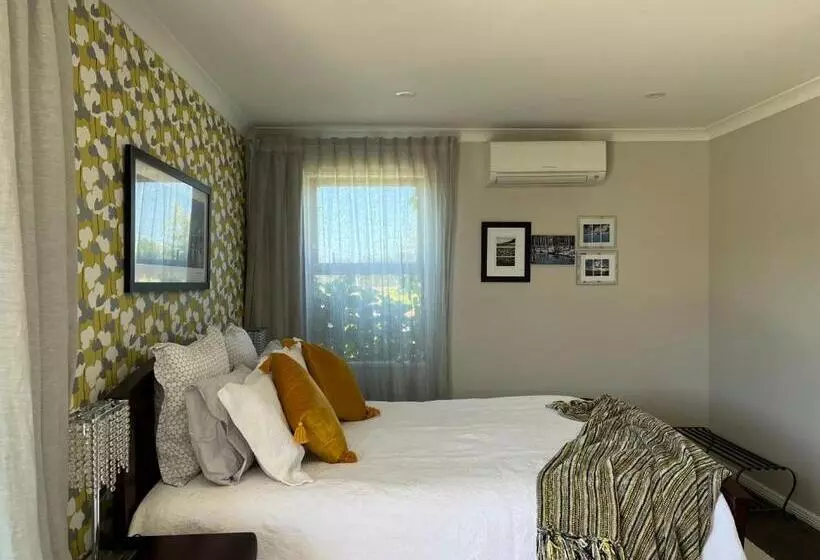 Aamiaismajoitus (B&B) Ra Ata Farm