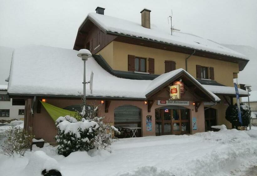 Пансион Le Grand Chatelard Hôtel Bar Restaurant