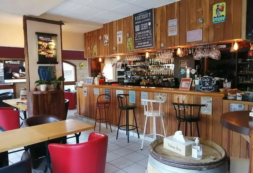 ペンション Le Grand Chatelard Hôtel Bar Restaurant