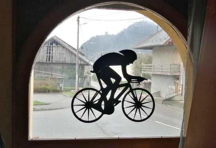 Пансион Le Grand Chatelard Hôtel Bar Restaurant