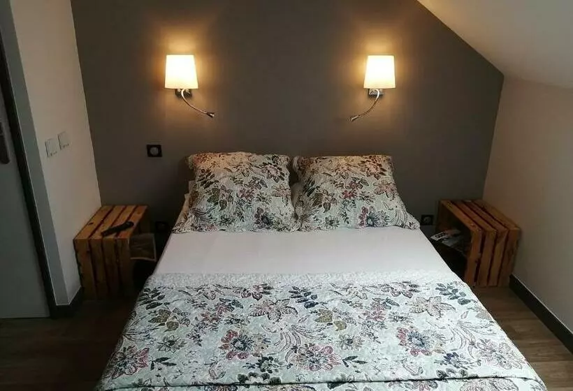 ペンション Le Grand Chatelard Hôtel Bar Restaurant