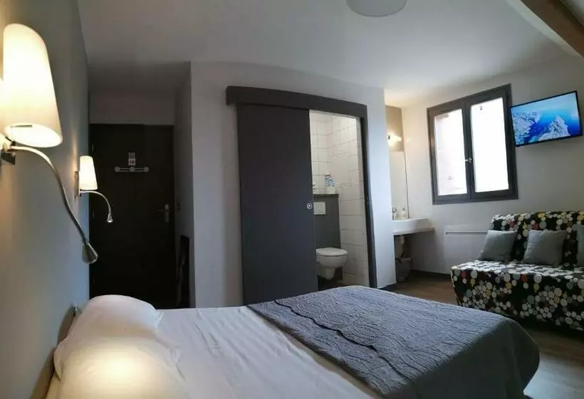 ペンション Le Grand Chatelard Hôtel Bar Restaurant