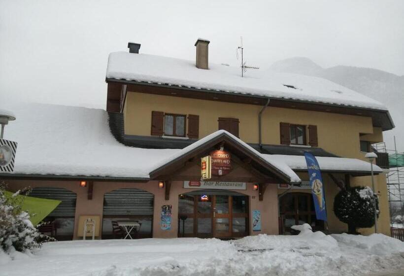 Пансион Le Grand Chatelard Hôtel Bar Restaurant