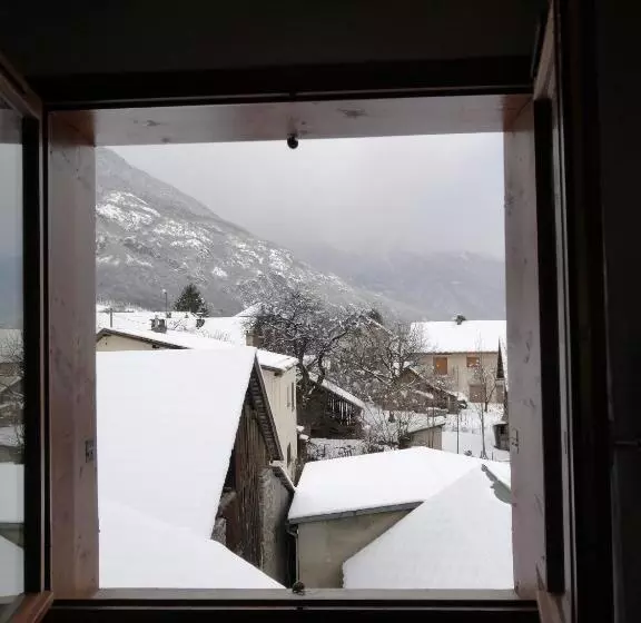 ペンション Le Grand Chatelard Hôtel Bar Restaurant