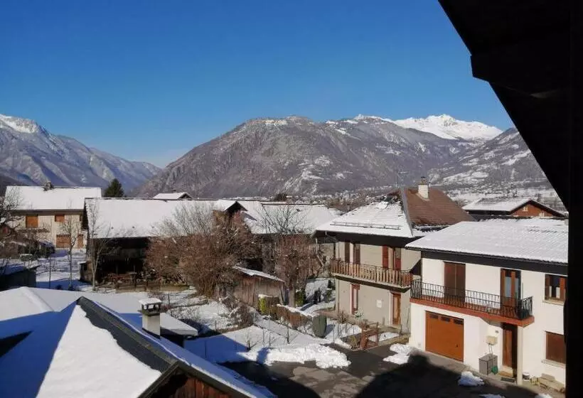 ペンション Le Grand Chatelard Hôtel Bar Restaurant