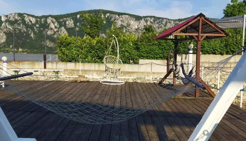 ユースホステル Casa De Vacanta La Locanda Dubova