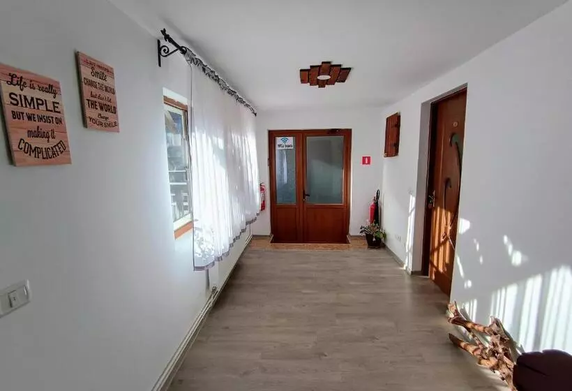 ユースホステル Casa De Vacanta La Locanda Dubova