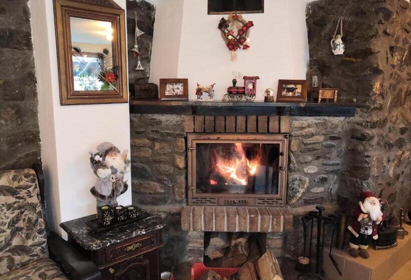 Общежитие Casa De Vacanta La Locanda Dubova