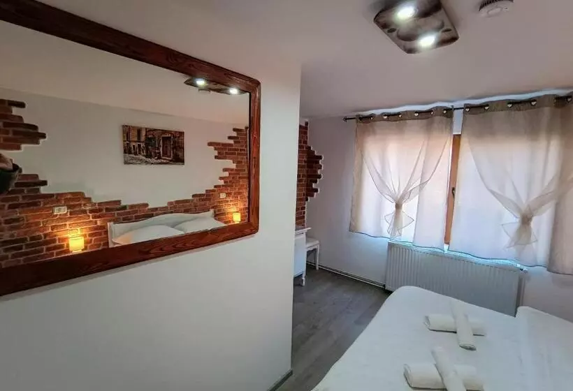 ユースホステル Casa De Vacanta La Locanda Dubova