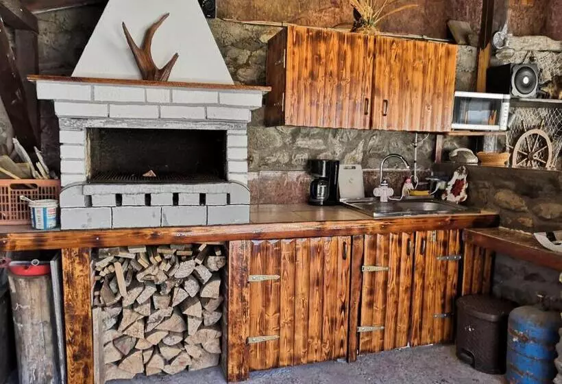 ユースホステル Casa De Vacanta La Locanda Dubova