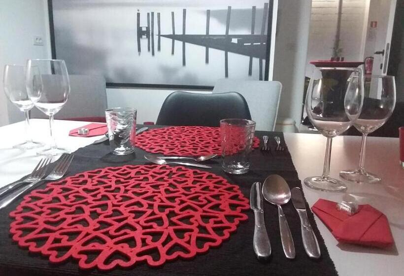 تختخواب و صبحانه Cosyhuise