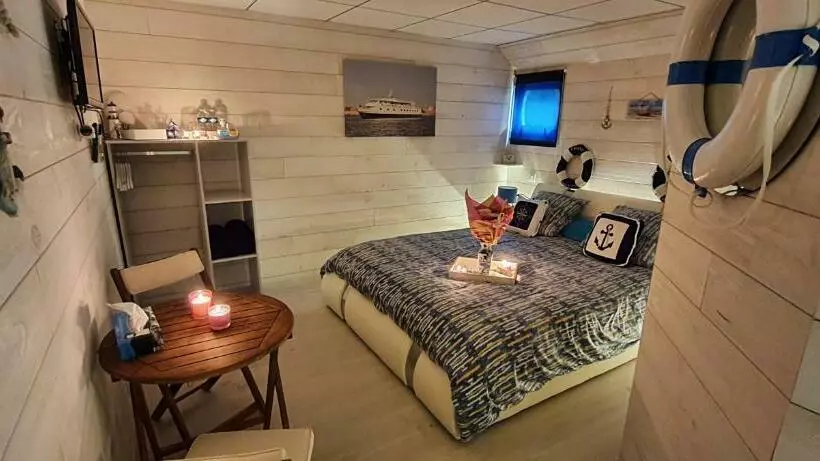 تختخواب و صبحانه Péniche Ino Lefkothea Ii Chambre D Hôtes