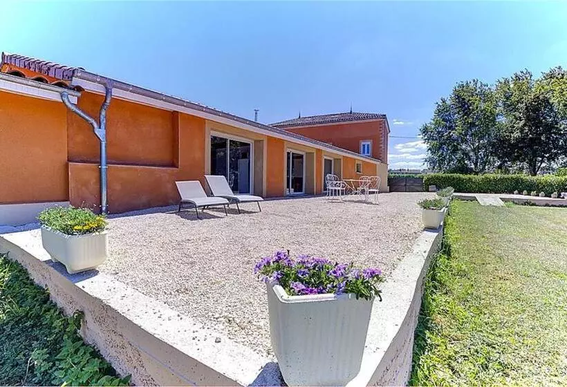 پانسیون Domaine Des Jardins De La Saône