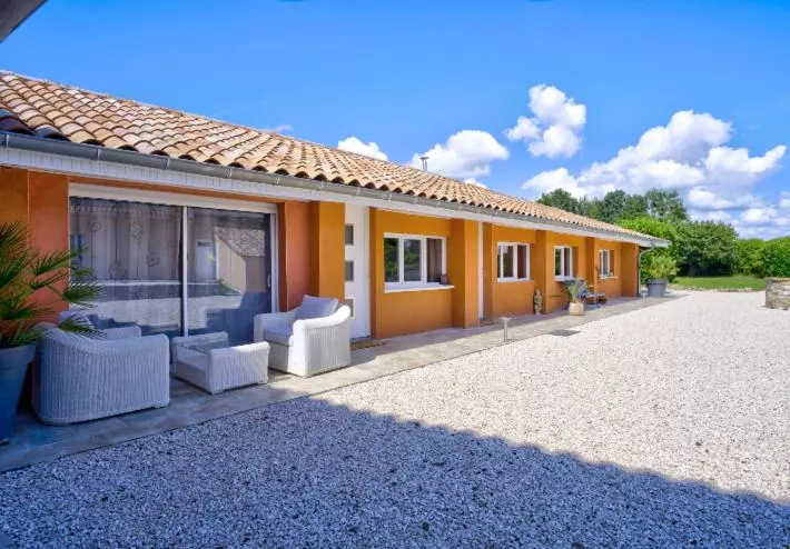 پانسیون Domaine Des Jardins De La Saône