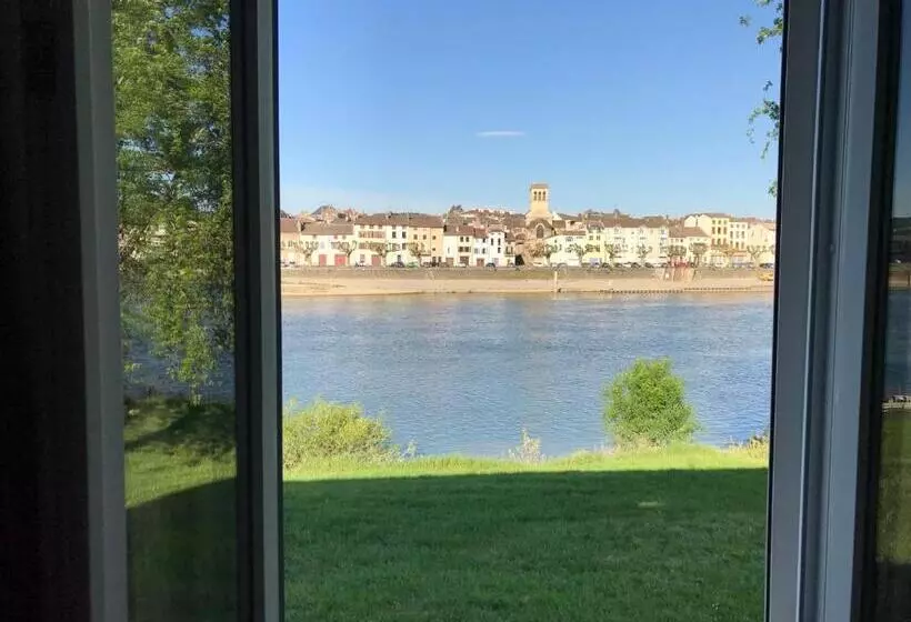 پانسیون Domaine Des Jardins De La Saône