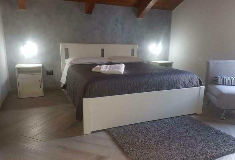 פנסיון The Attic