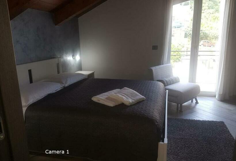 פנסיון The Attic