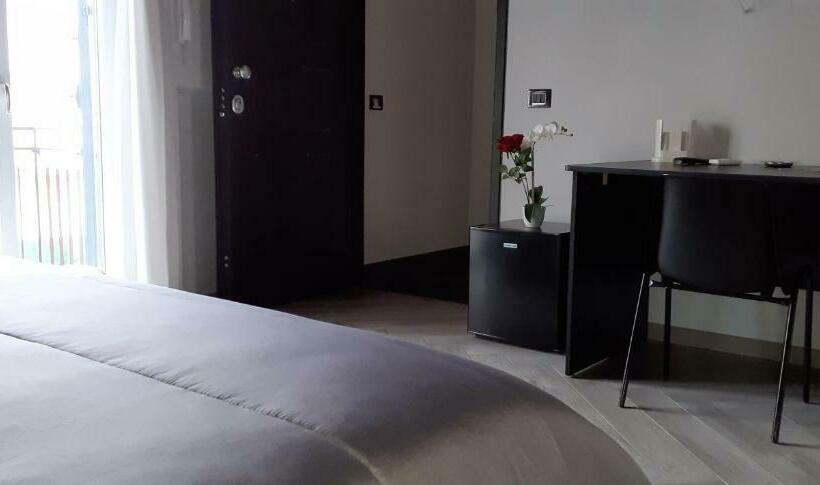 פנסיון The Attic